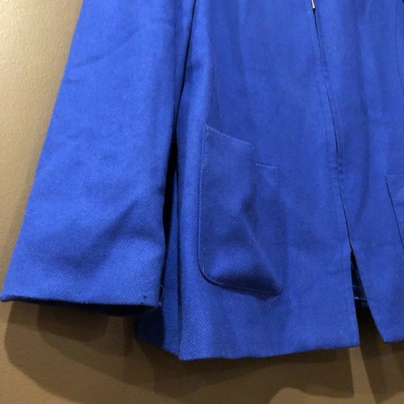 Requirements Professional Jacket - Picture 5 of 6